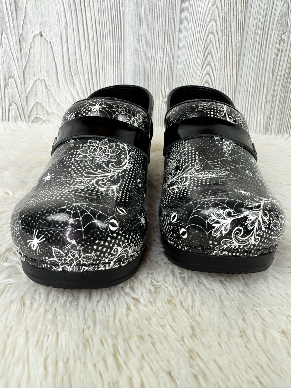 Sanita Koi Black Halloween Clogs 7 Spooky Spiderweb Cat Eyes Spider 38 Goth Punk - Picture 5 of 10